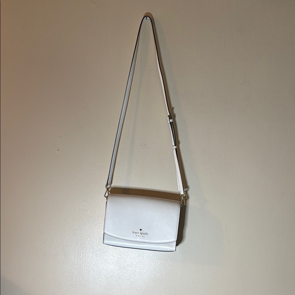 Kate Spade Cream Crossbody Bag Sleek Design